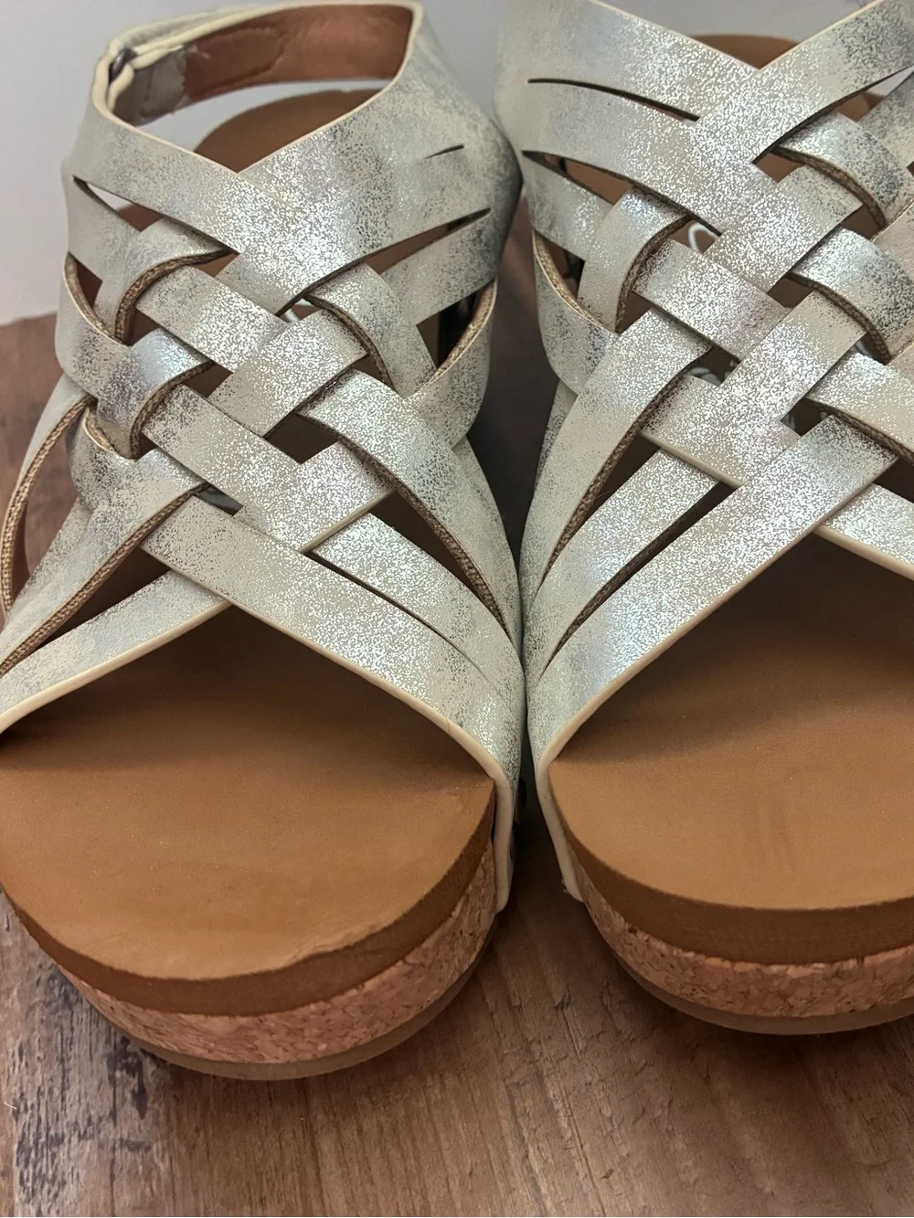 Buckle Very G Women’s 7 Woven Braided Metallic Cork Wedge Sandals Lunar